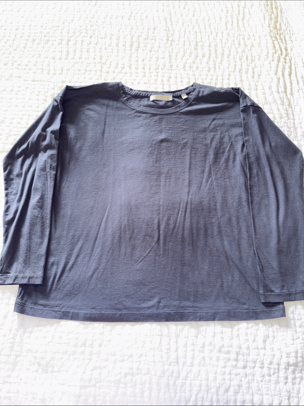 Vince. Women’s Long-Sleeve Crew Neck Shirt - Navy Blue EUC S